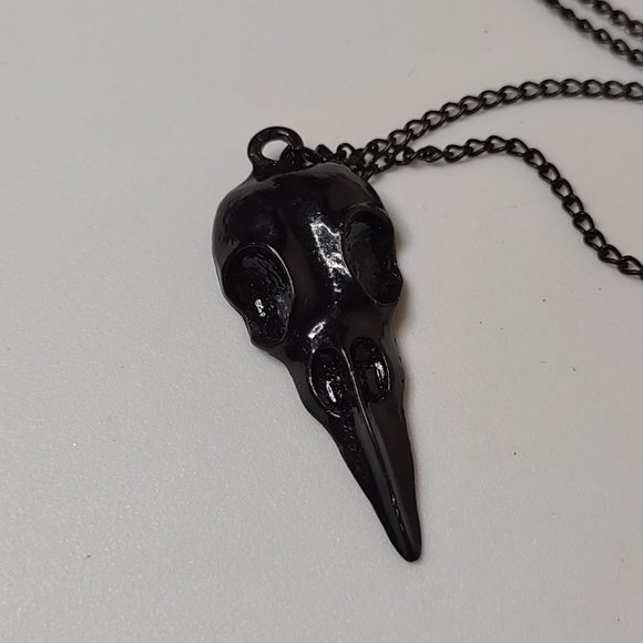 Very Awesome Black Bird Skull Pendant Necklace 20 Inches Long - Picture 3 of 12